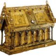Political meaning of the Holy Blood in medieval Europe Political meaning of the Holy Blood in medieval Europe Tran-Duc, Lucile (Université de Caen Basse-Normandie) Tabularia « Études », n° 8, (2008) Abstract In the Middle Ages, Holy blood relics...