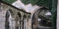 14th century Cordeliers cloisters in Saint Emilion, southwest France Image:  Notafish/wikicommons