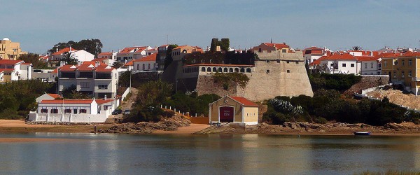 Also known as Saint Clement’s Castle, this fortress was built between 1599 and 1602 in order to defend the River Mira and town of Milfontes from pirate attacks.