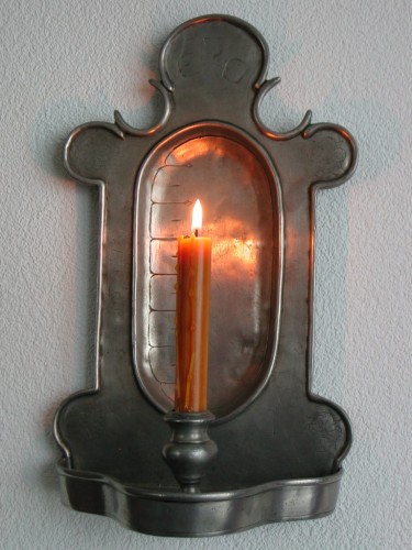 candle clock - photo from Wikicommons