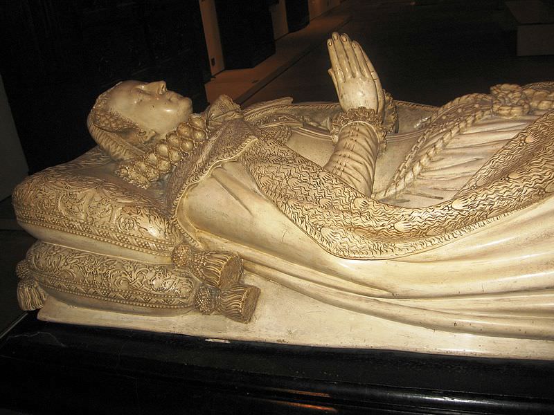 Photo showing a replica of Mary Queen of Scot's tombstone in
