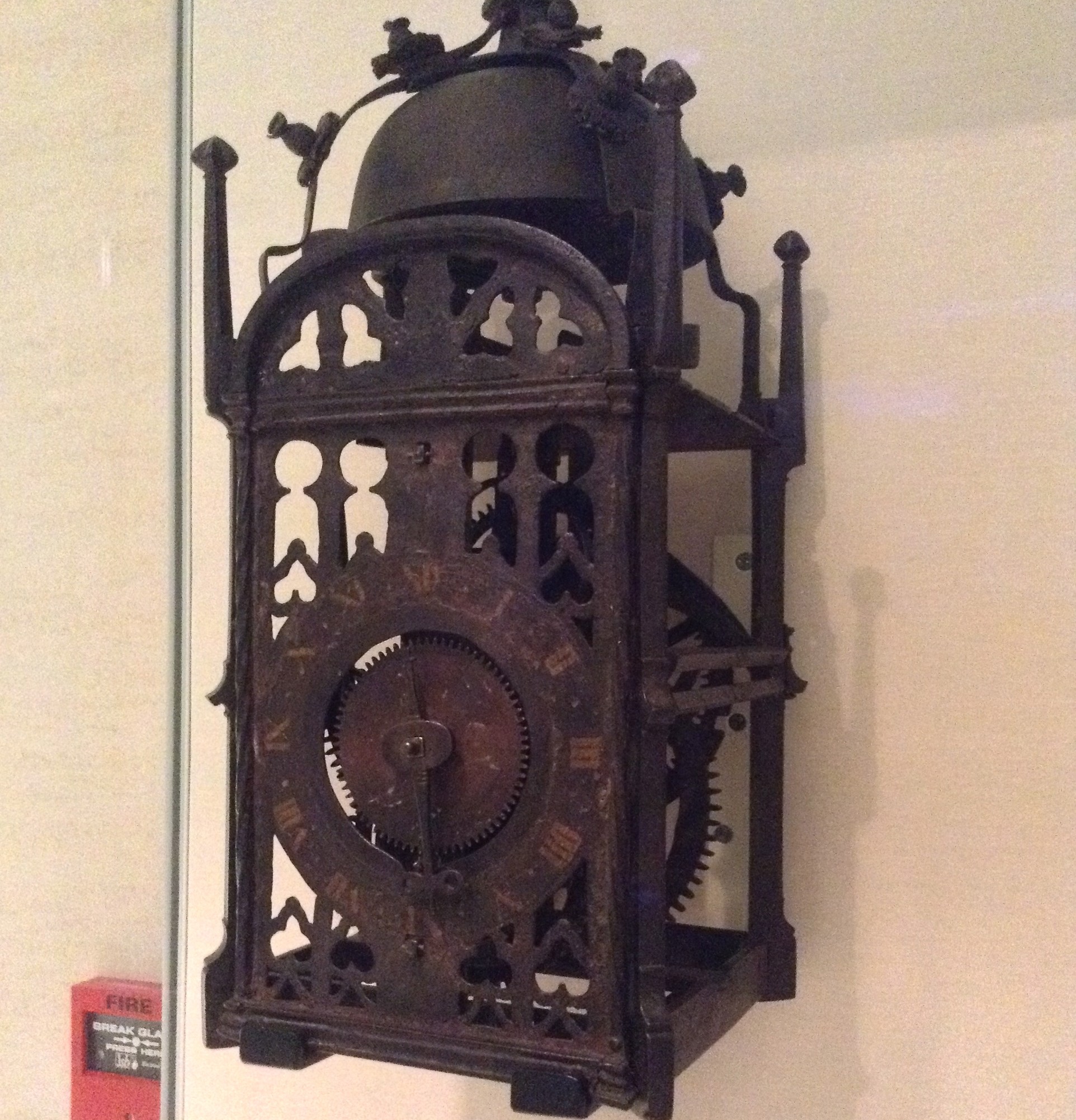 Часы 9 века