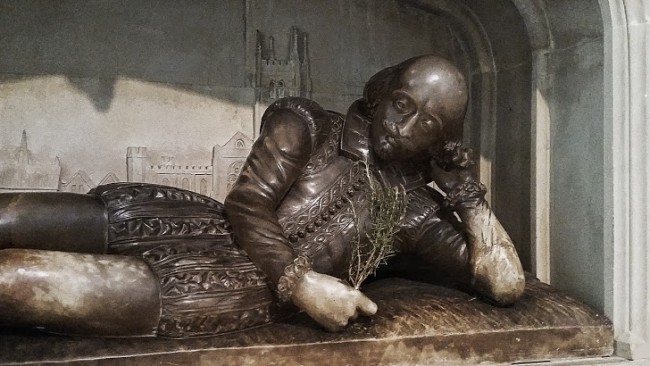 Statue of William Shakespeare - Southwark Cathedral
