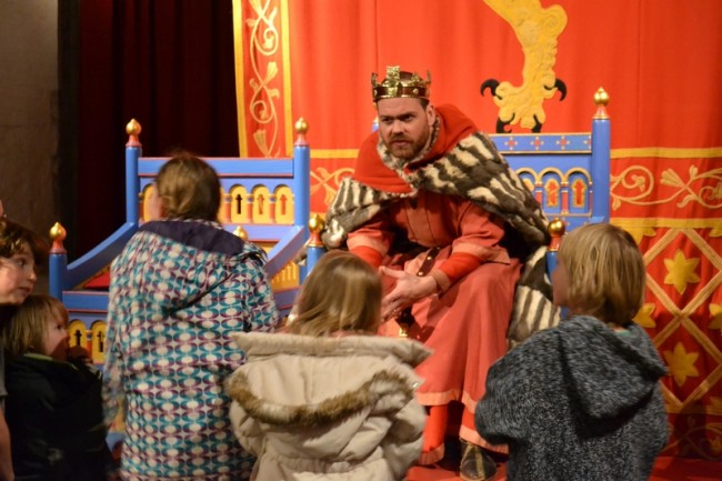 King Henry II engaging with children at Dover Castle. Photo courtesy of Past Pleasures. 