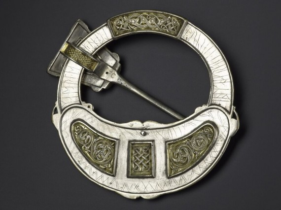 Hunterston brooch. Silver, gold and amber. Hunterston, south-west Scotland, AD 700–800. © National Museums Scotland, Edinburgh.