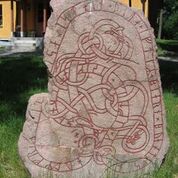Right: Runestone U152, Hagby. Photo by Berig, C C BY­SA 3.0