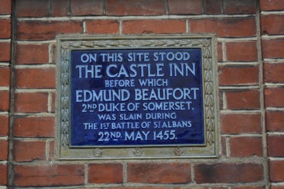 Blue plaque marking the spot of Edmund's death in St. Albans. 