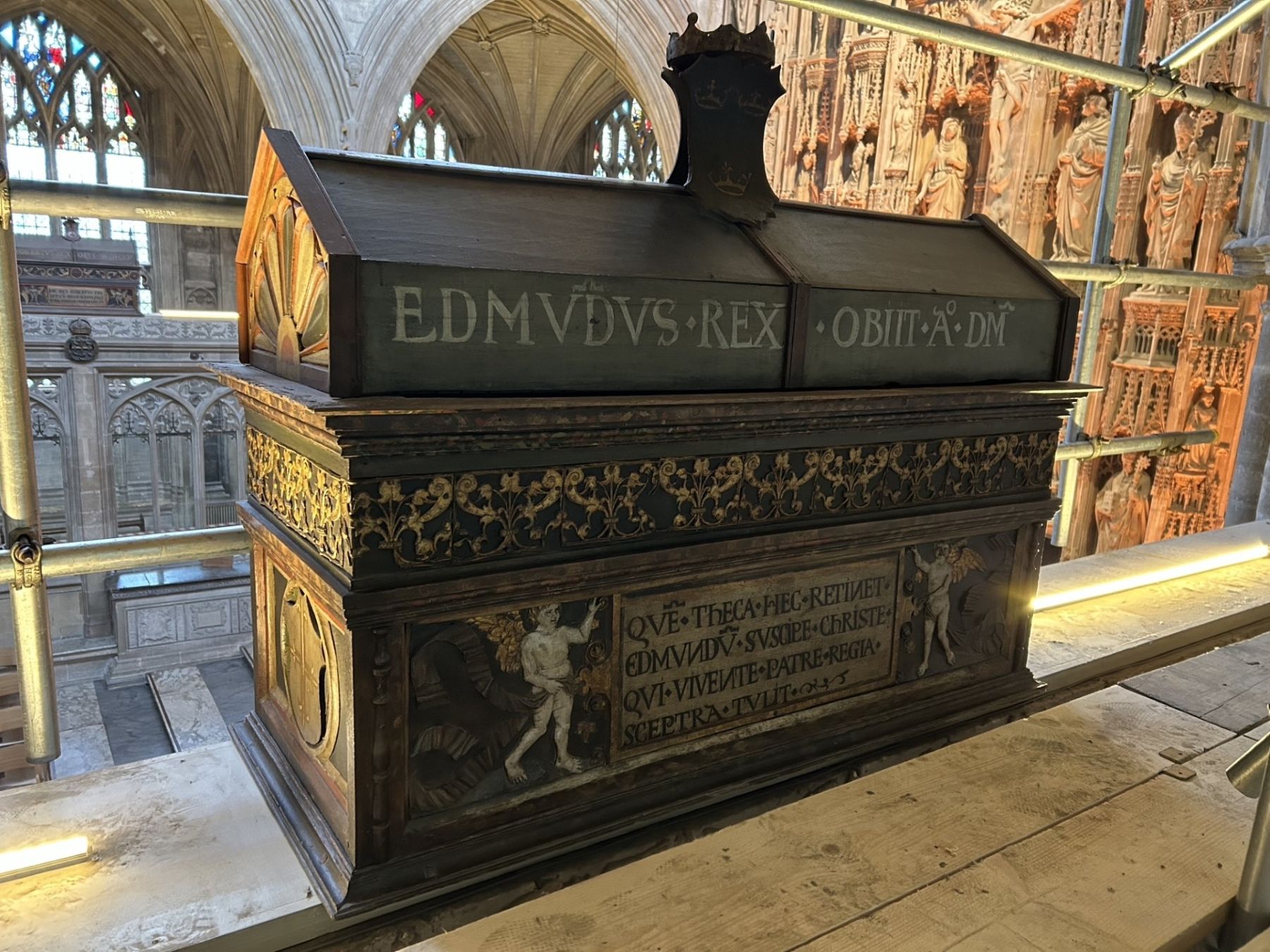 Who Lies in Winchester’s Medieval Mortuary Chests?